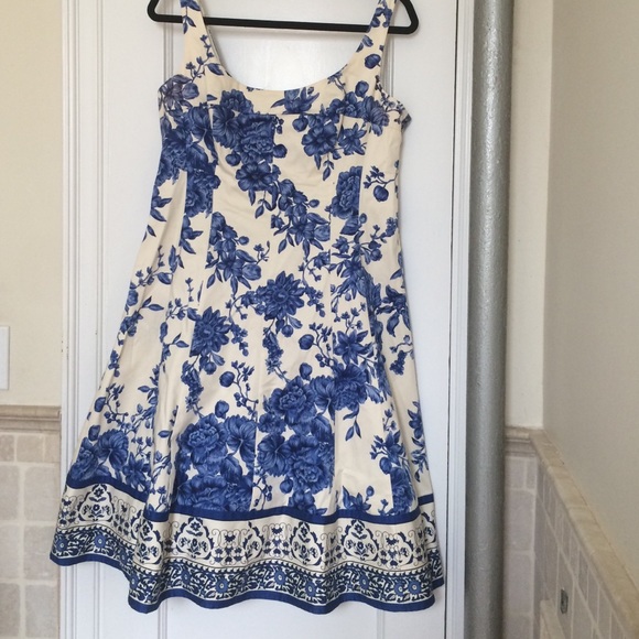 Nine West cream/blue floral dress - size 14