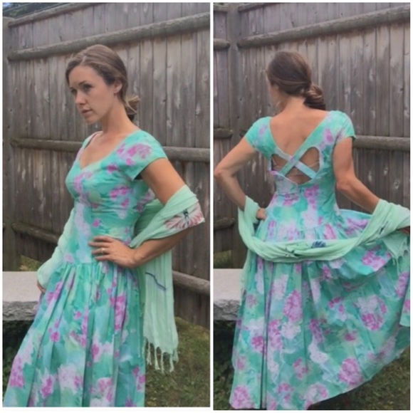 Vintage Dresses & Skirts - Vintage Alfred Angelo Floral Sun Dress