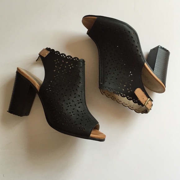 Shoes - Boohoo.com size 6 open toe booties