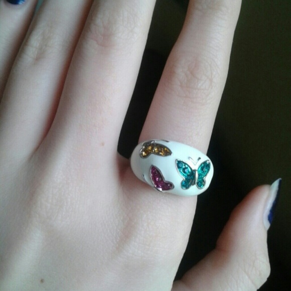 Butterfly ring