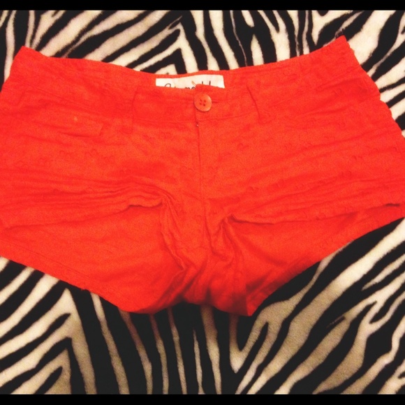 Cute red shorts!