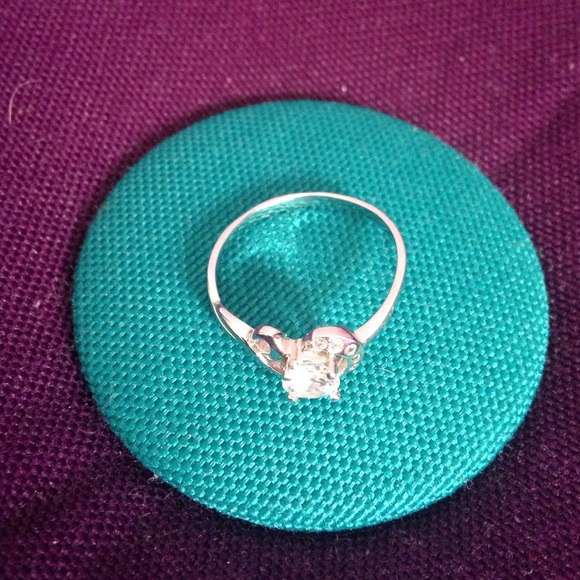 Diamond ring - Picture 2 of 3