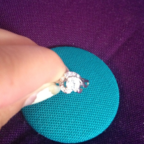 Diamond ring - Picture 3 of 3
