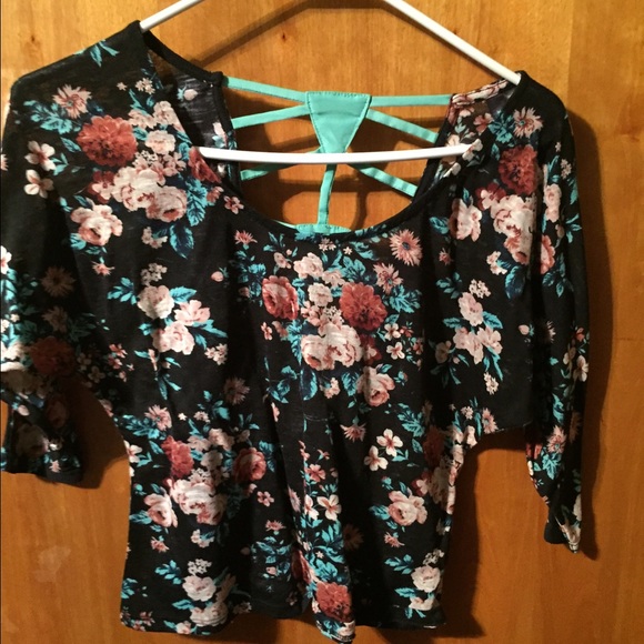 Floral 3/4 sleeve shirt