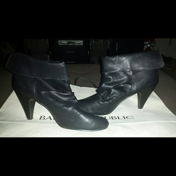 Black heel boots