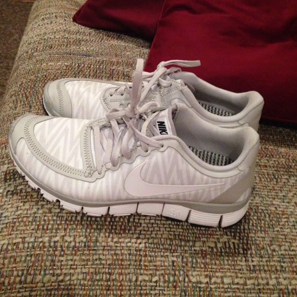 Nike Free 5.0 barely worn