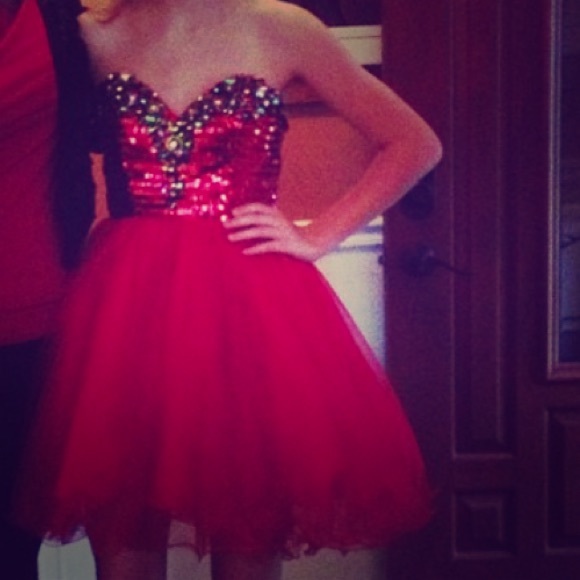 Homecoming dress. Worn once - Picture 1 of 4