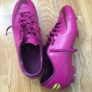 Nike Soccer Cleats. PRICE DROP!!!