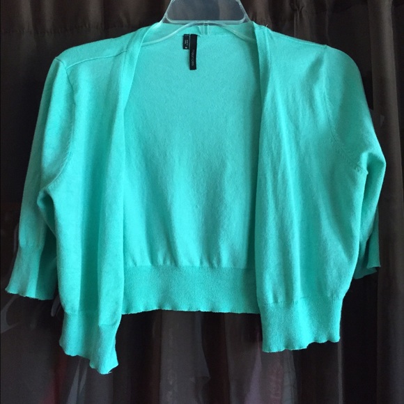 Quarter sleeved mint cardigan
