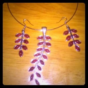 Flower necklace and earring set