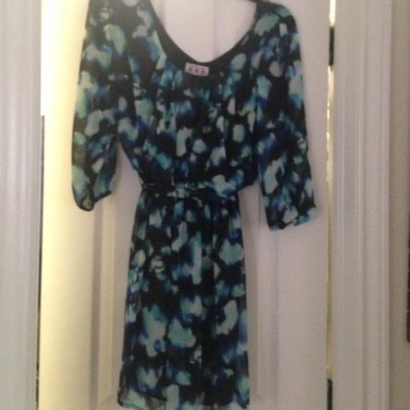 3/4 sleeve juniors dress, nwot