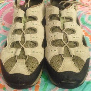 🌟FOR SALE🌟 Lands End Water Hiking Shoes 7