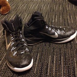 Black Nike Hyperdunk