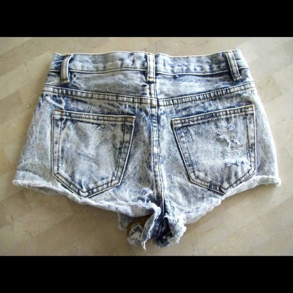 🚫SOLD🚫Forever 21 Studded Rhinestone Denim Shorts - Picture 2 of 4
