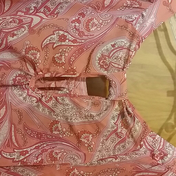 Sheer flowing top - Picture 3 of 3