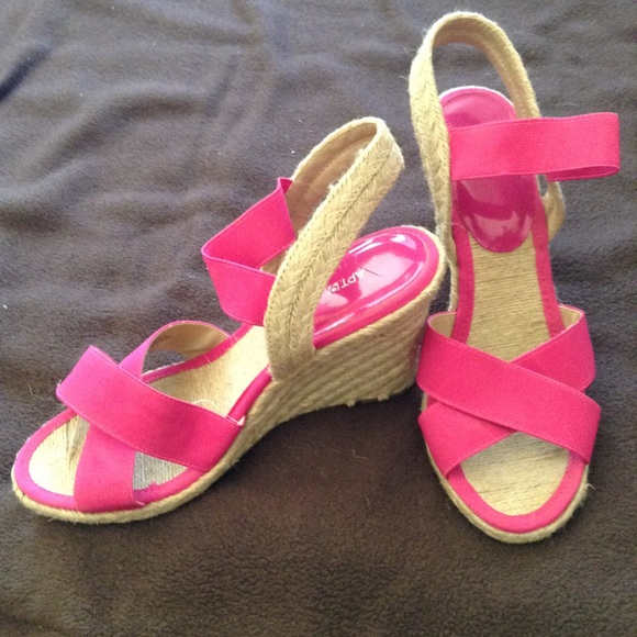 Apt 9 Pink Strapped Straw Wedges