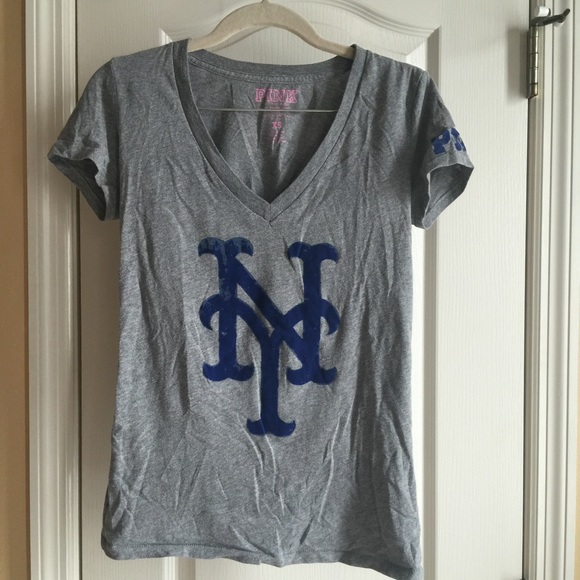 MUST SELL. VS Pink Mets top