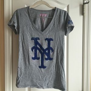 MUST SELL. VS Pink Mets top
