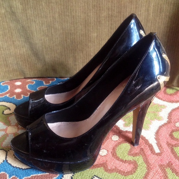 Black Leather Vince Camuto Heels size 9