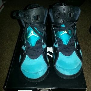 Size 3y Turbo Green 6s (more pictures)