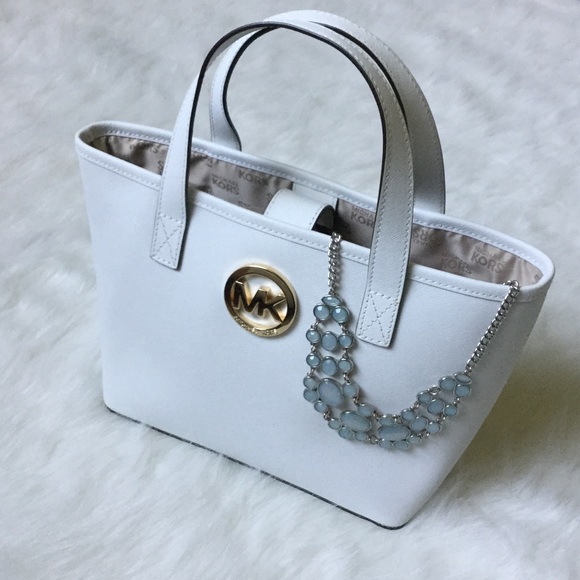 Michael Kors Handbags - Michael Kors white leather gold logo handbag purse