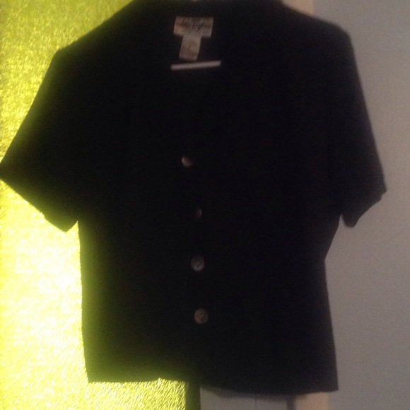 Vest like top - Picture 2 of 2