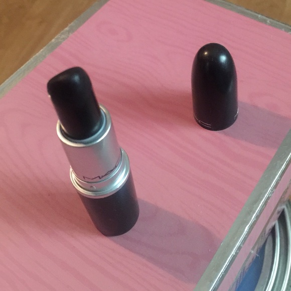 Mac Hautecore lipstick