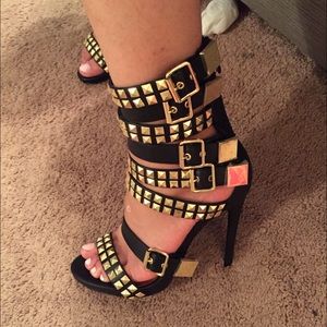 Heels ➰〽️➰〽️