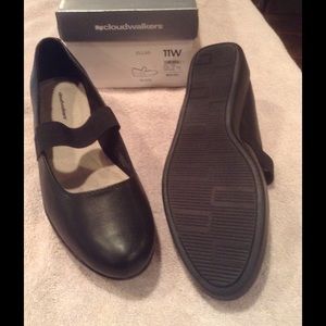 Cloudwalkers size 11W slip on shoes