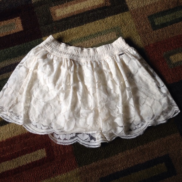 Beige floral lace hollister skirt