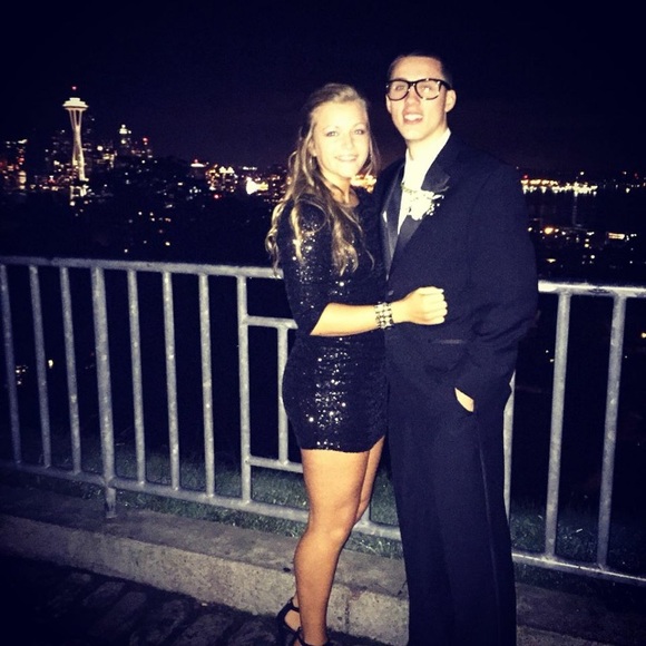 Homecoming dress - Picture 4 of 4