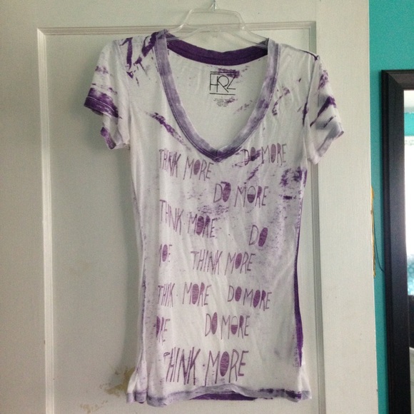 It's a shirt - Picture 1 of 2