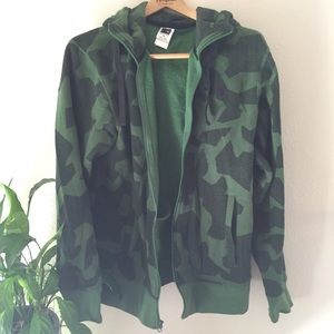 Men's North face hoodie