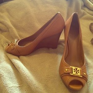 New Tory Burch Peep toe heels