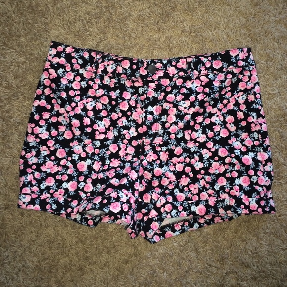 High wasted floral shorts