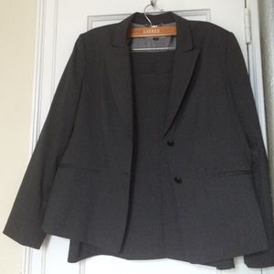 Tahari ASL pinstripe skirt suit - size 18