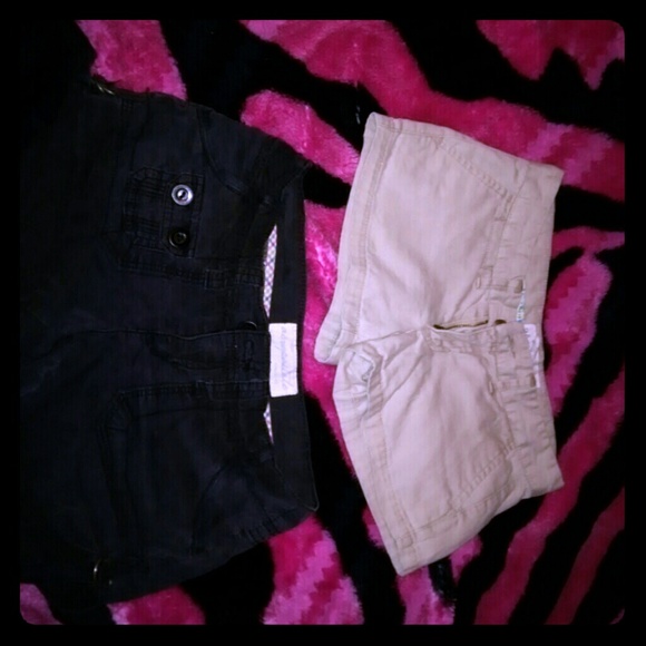 2 pairs of Aero shorts 0-00