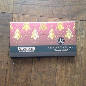 Anastasia of Beverly Hills Tamanna Palette