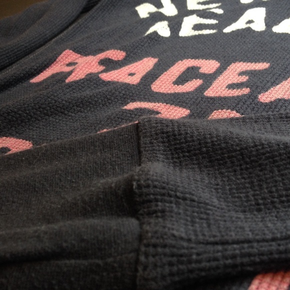 American Eagle Long sleeve graphic shirt - Picture 4 of 4