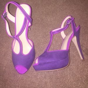 Elle peep toe heels