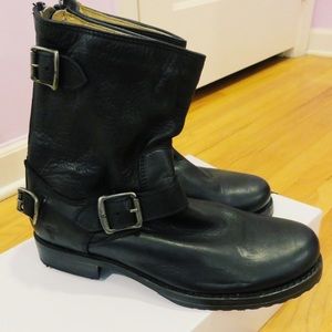 Frye 'Veronica' Back-zip short boot