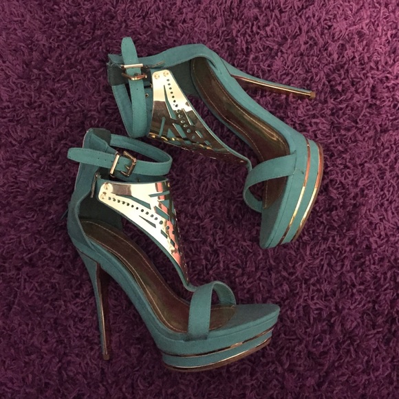 Heels - Picture 2 of 2