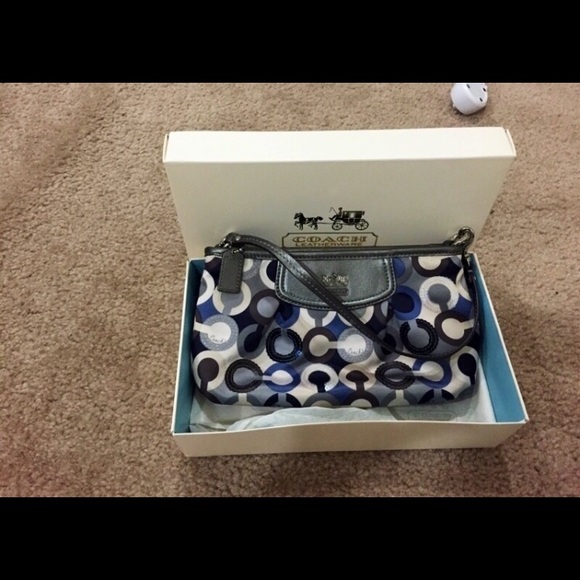 Authentic coach medium wristlet