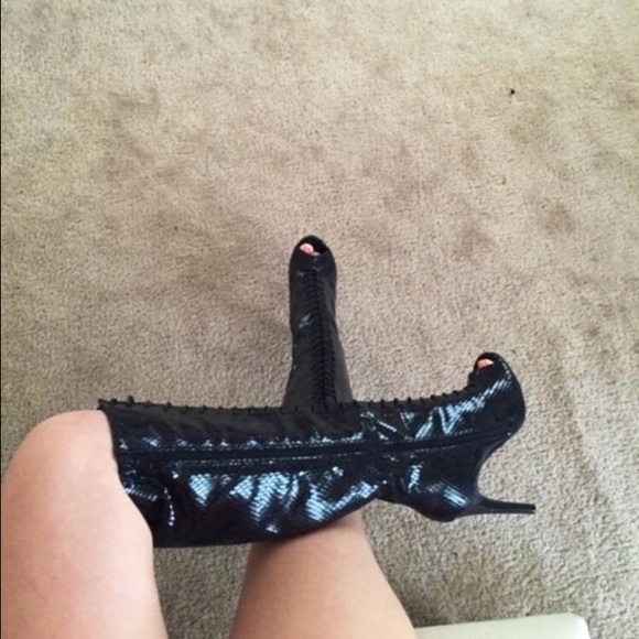 black knee high lace up boots