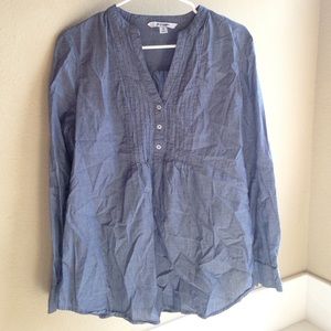 Long sleeved chambray top