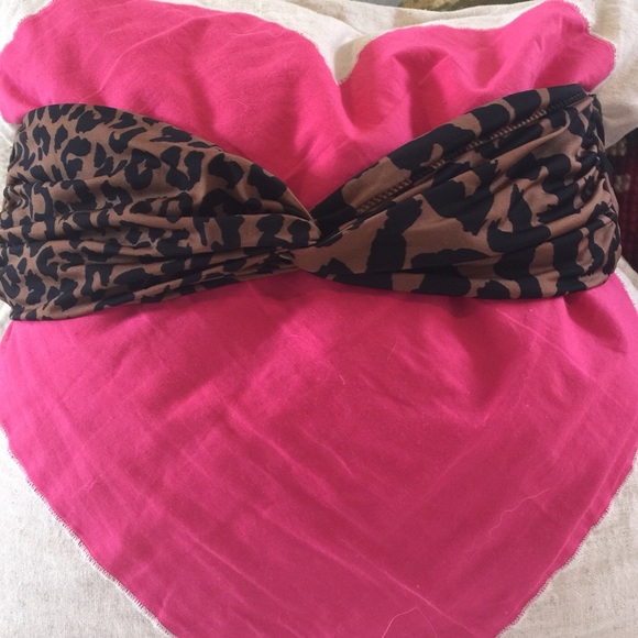 Leopard print bandeau bikini top
