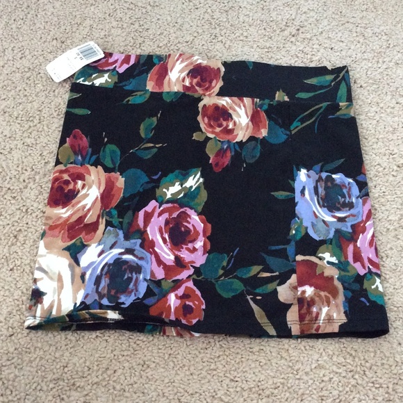 FLORAL PENCIL SKIRT
