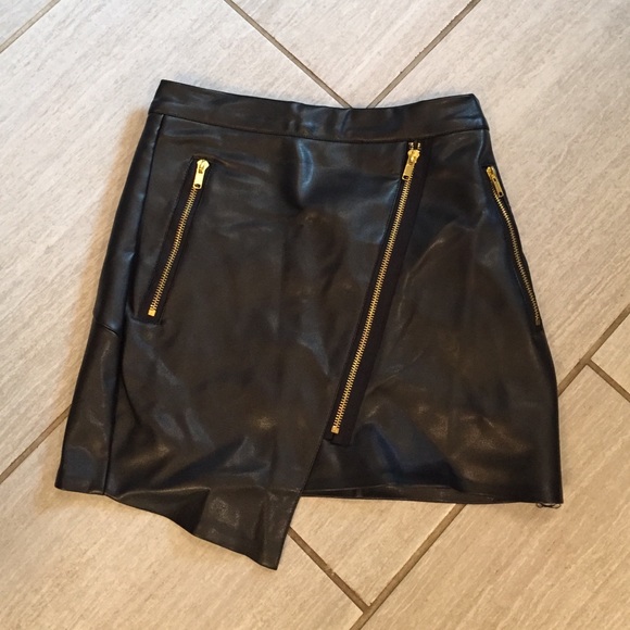 FAUX LEATHER SKIRT