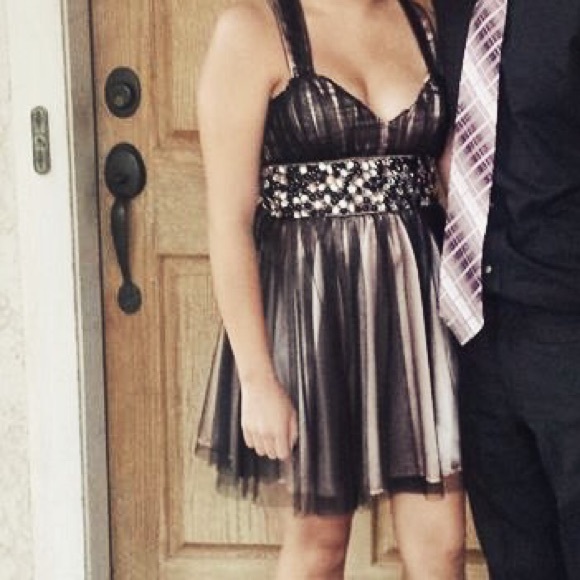 Short black/blush jeweled cross-back size 5 dress