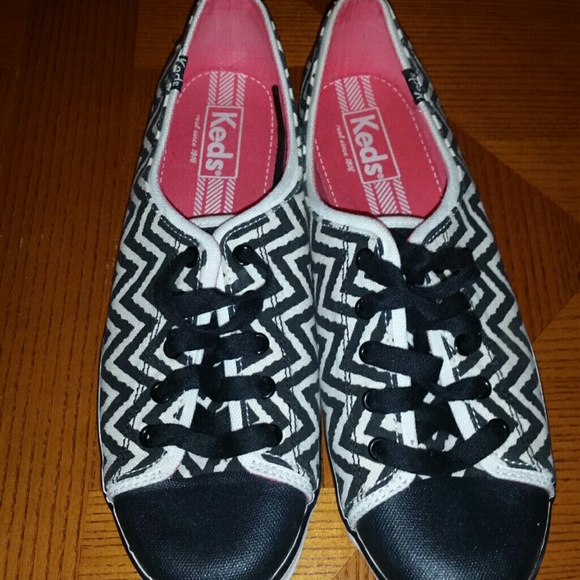 Cute Ked's lace ups!